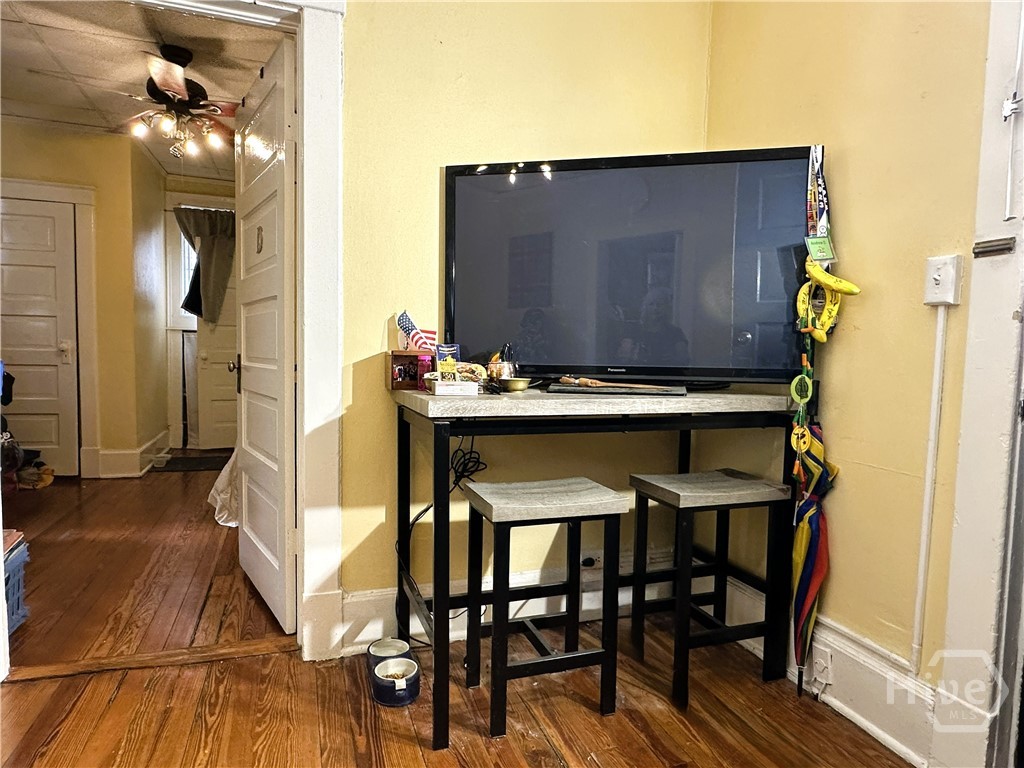 210 E State Street 1 Property Photo 8