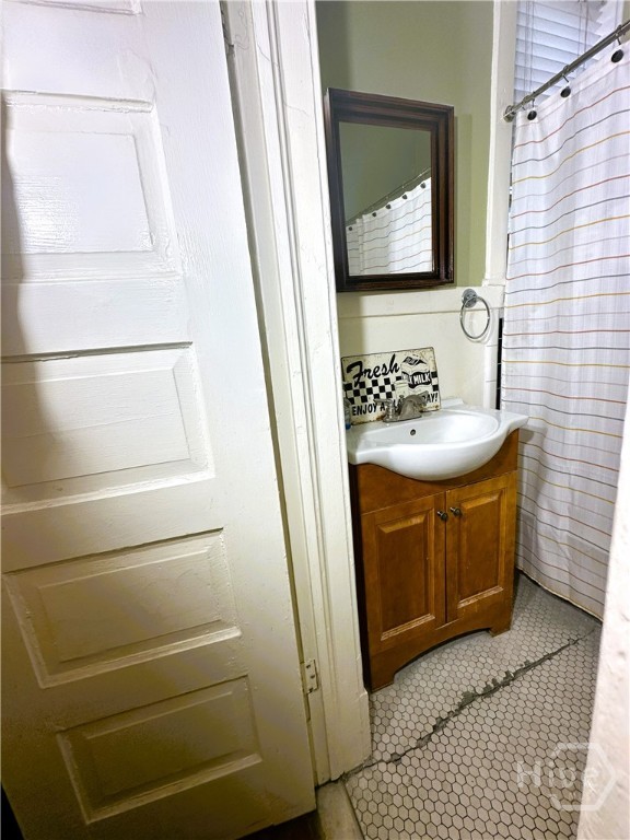 210 E State Street 1 Property Photo 13