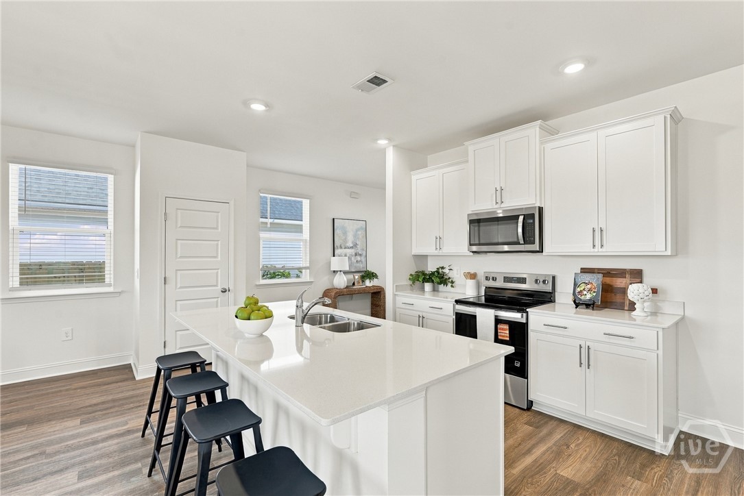1039 Lakes Boulevard Property Photo 3