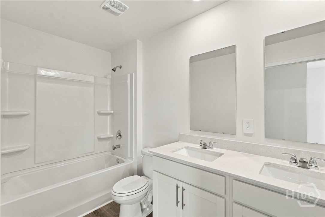 1039 Lakes Boulevard Property Photo 20