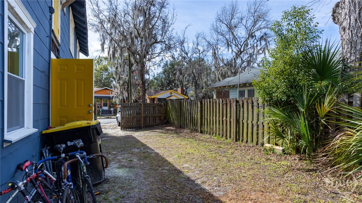 904 E 39th Street Property Photo 19