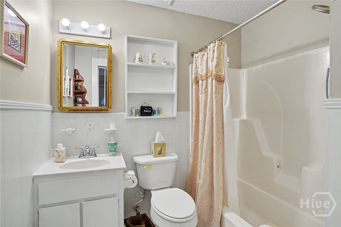 209 Osborne Street Property Photo 18