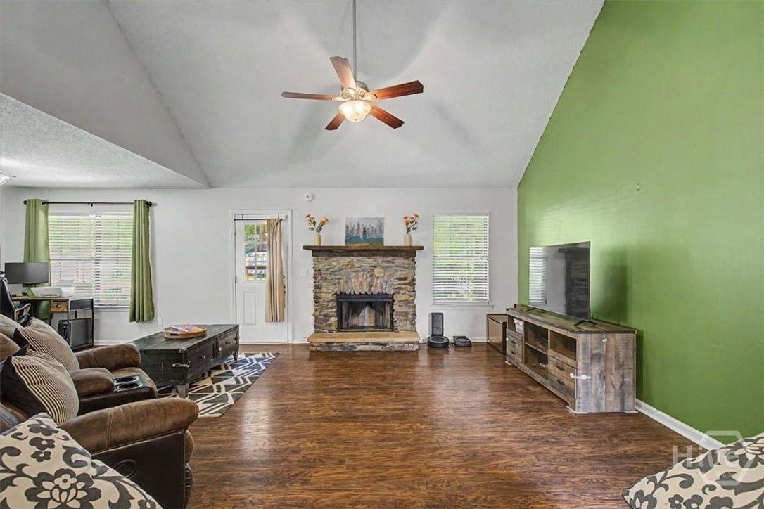 503 Creekview Drive Property Photo 8