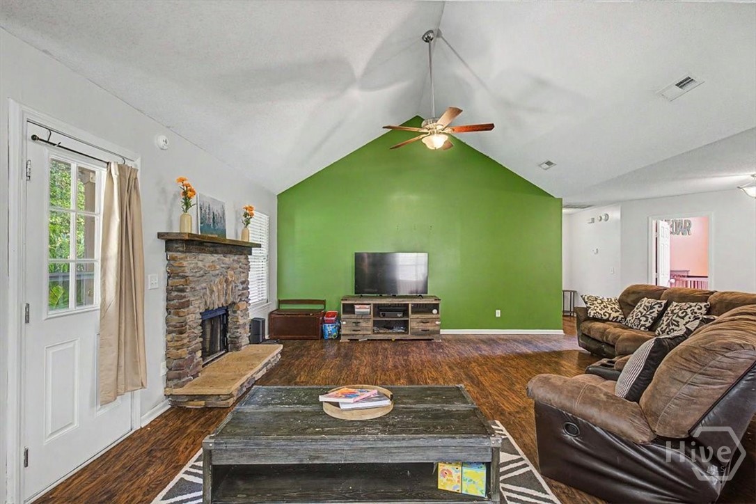 503 Creekview Drive Property Photo 10