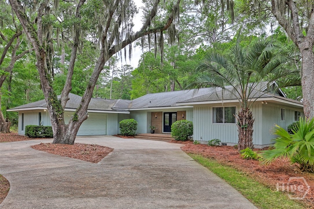 2 Abbott Lane Property Photo 1