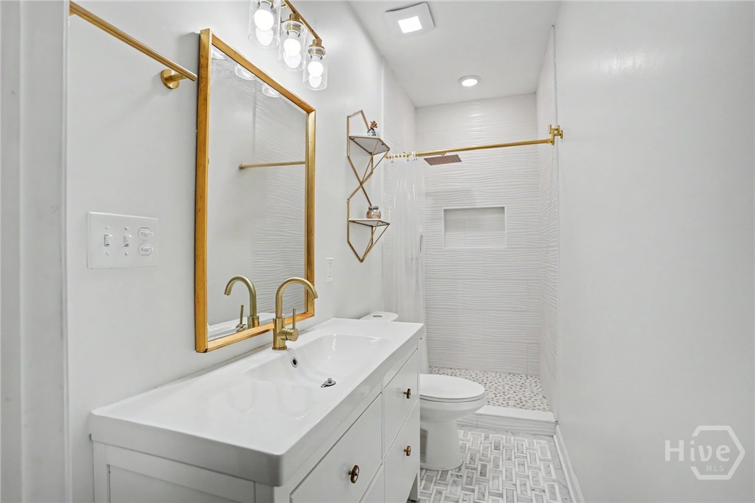 1129 E Duffy Street Property Photo 20