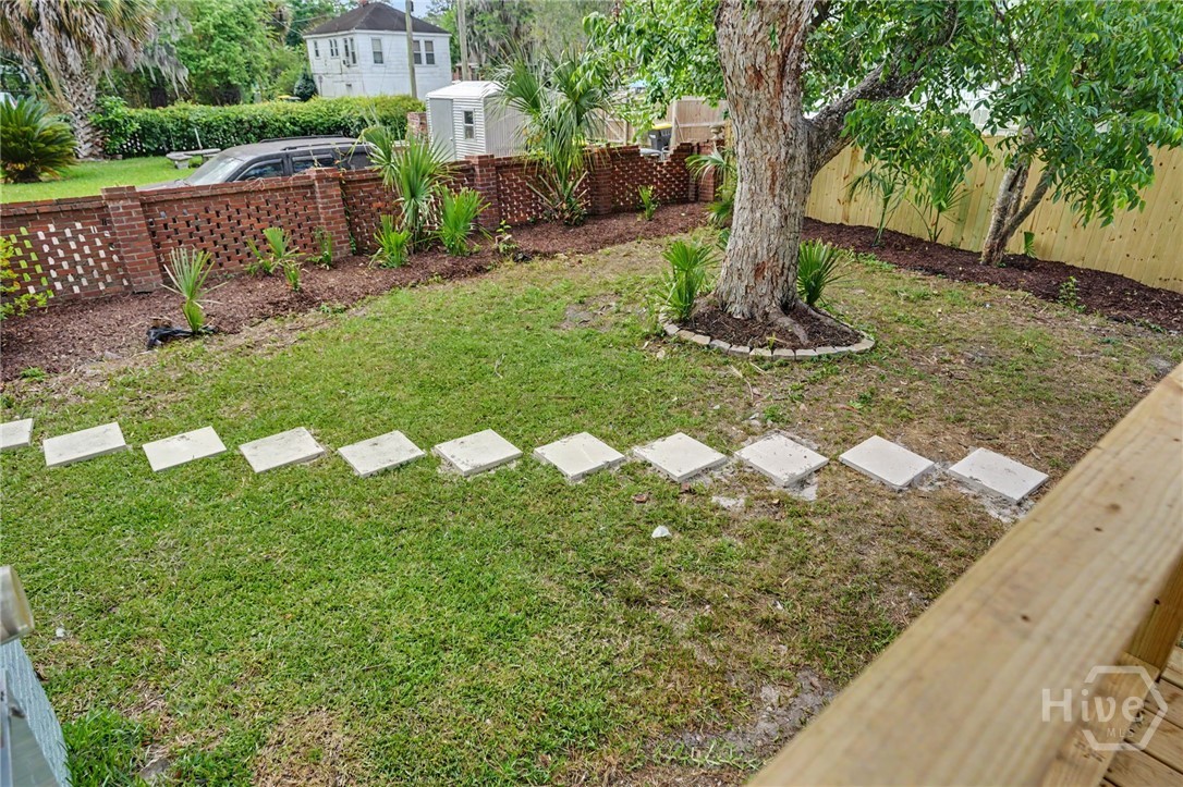 1129 E Duffy Street Property Photo 33