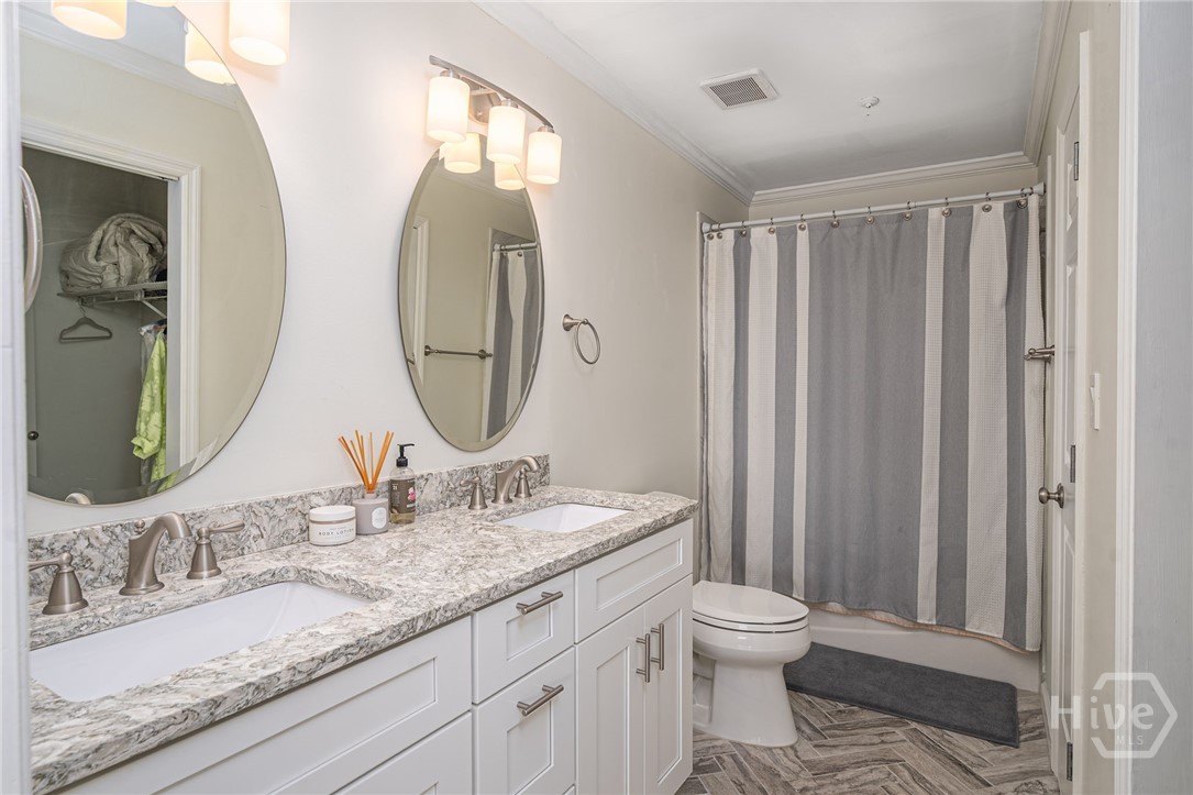 3005 River Drive 108 Property Photo 25