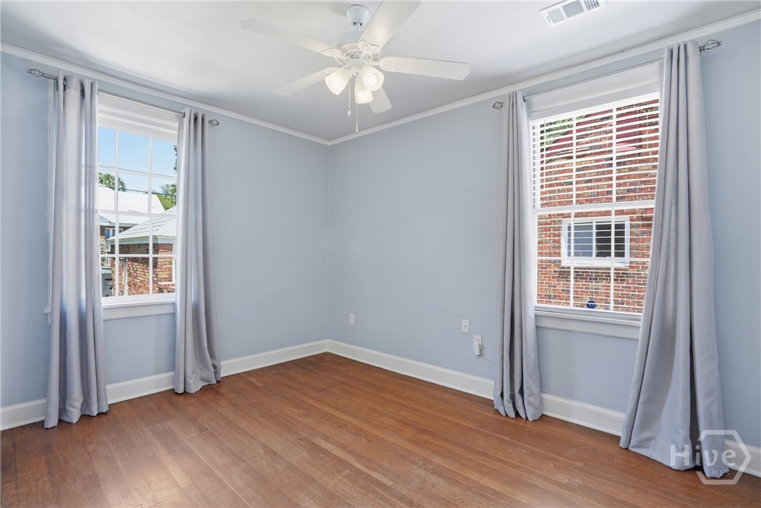528 E 51st Street Property Photo 20