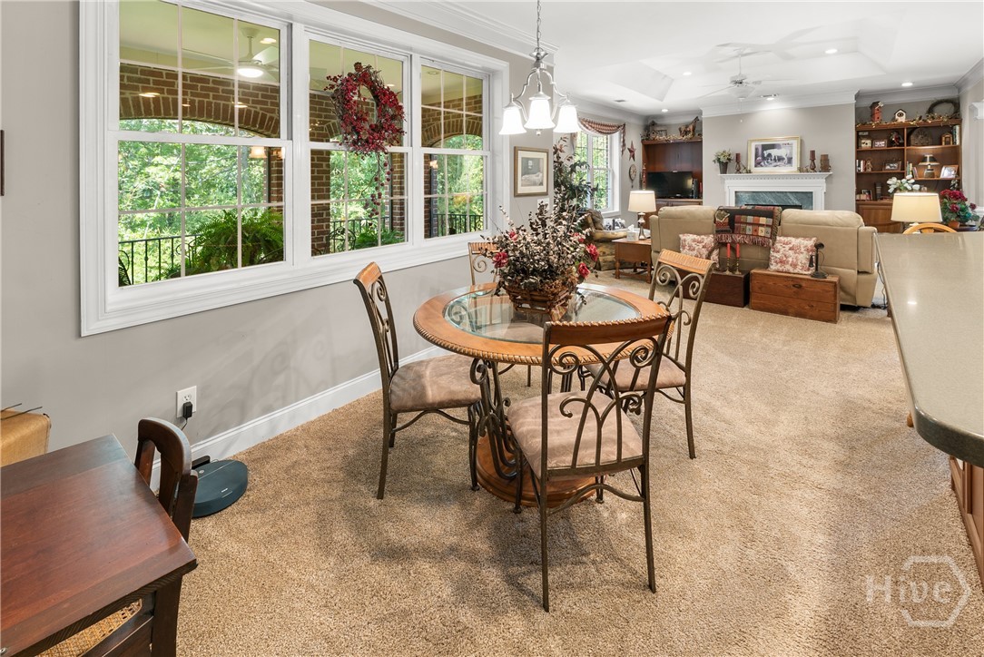 904 Woodside Crossing Property Photo 11