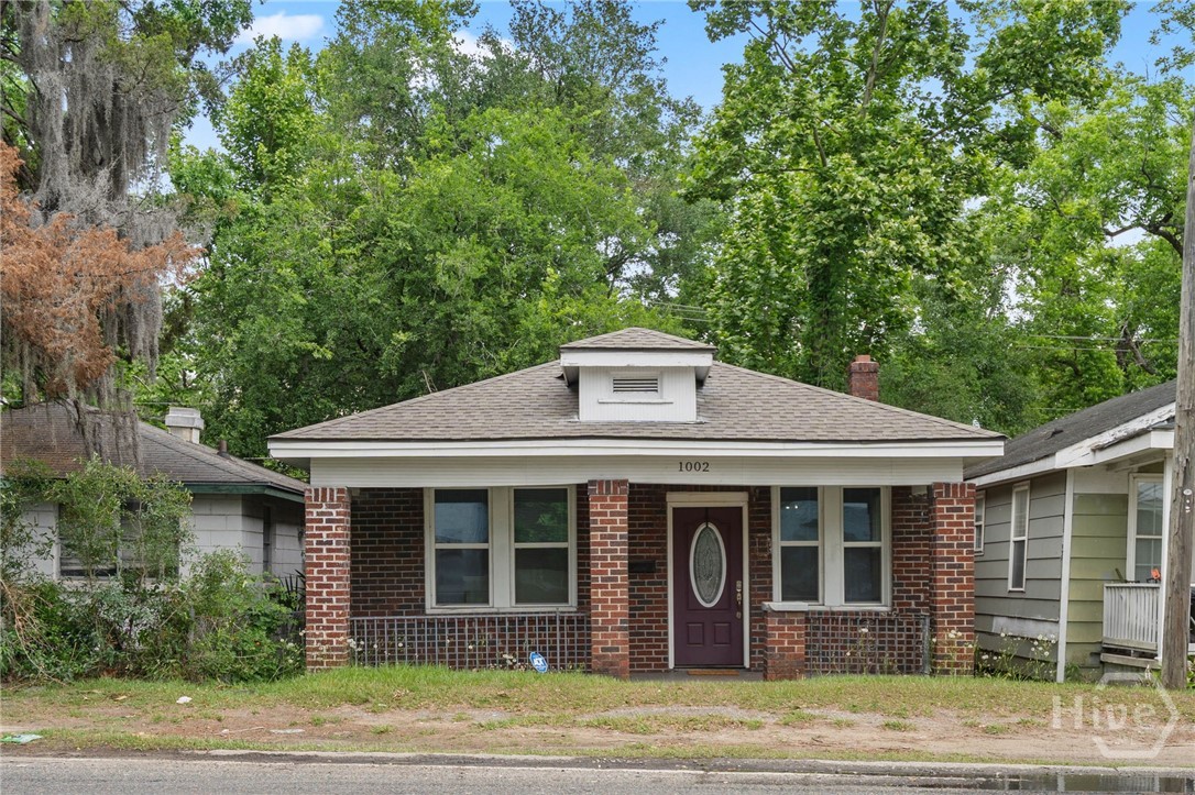1002 W 52nd Street Property Photo 1
