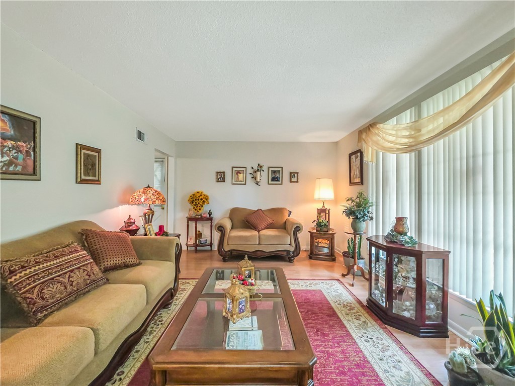 13113 Hermitage Road Property Photo 3