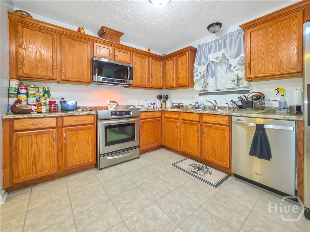 13113 Hermitage Road Property Photo 13