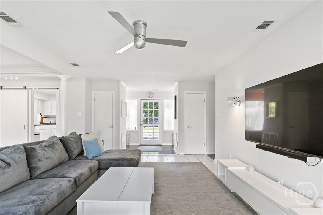 12 Clarendon Road Property Photo 11