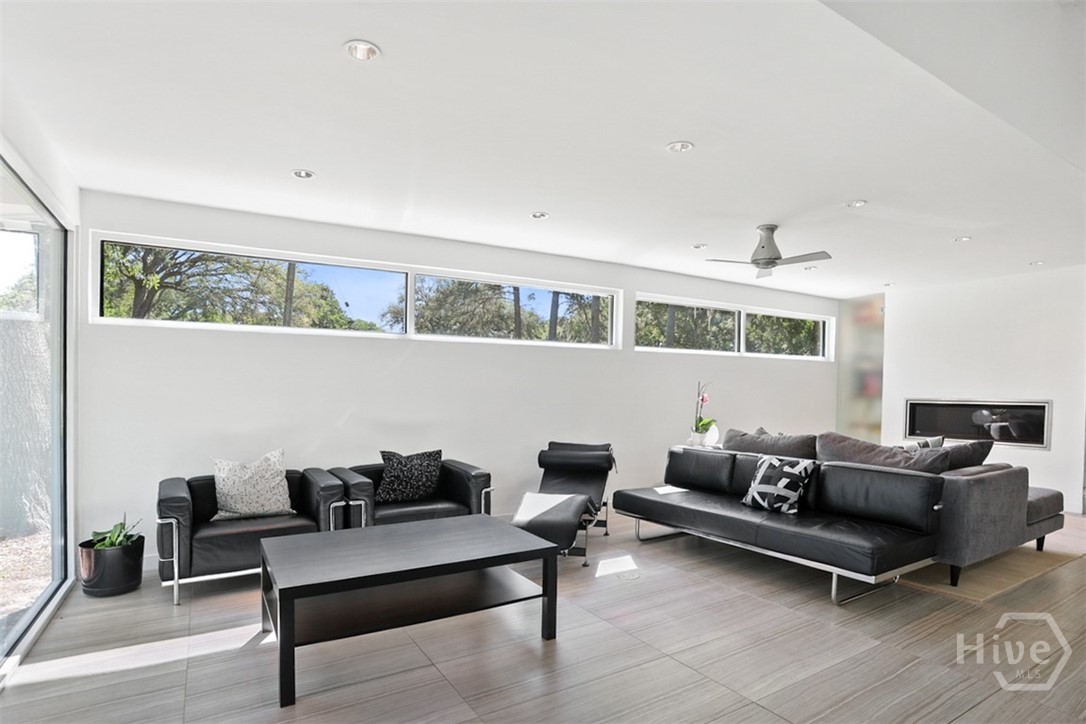 12 Clarendon Road Property Photo 18