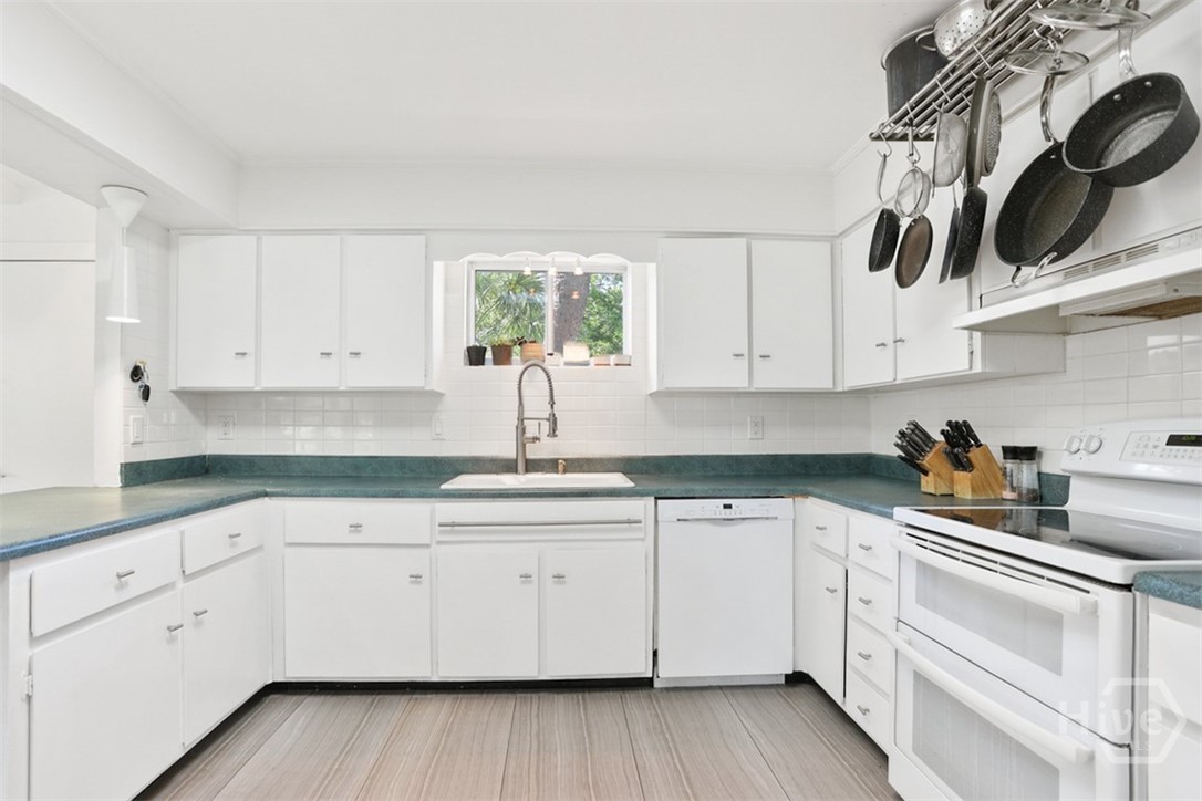 12 Clarendon Road Property Photo 26