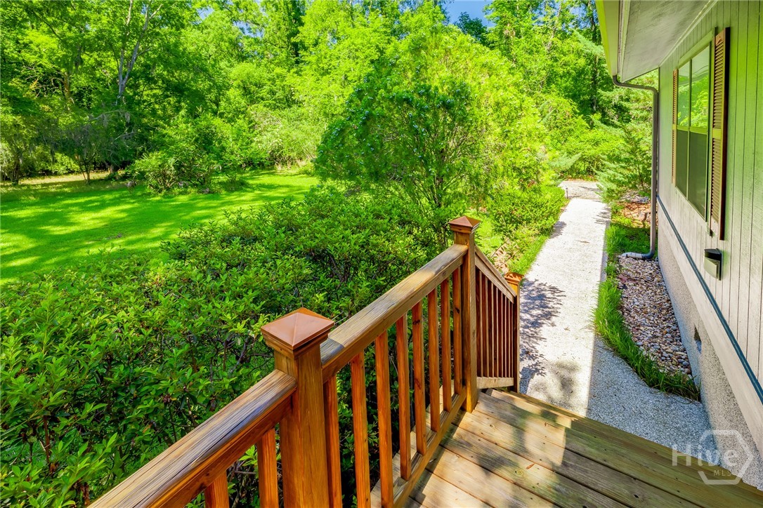 122 B Property Photo 11