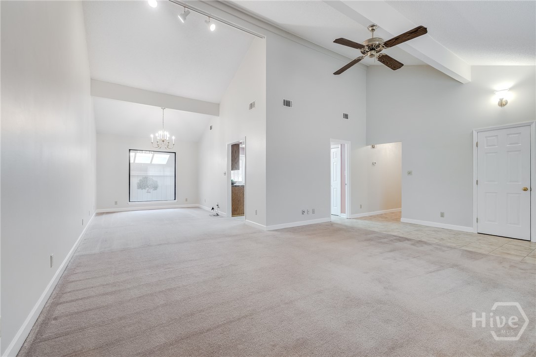 122 B Property Photo 14