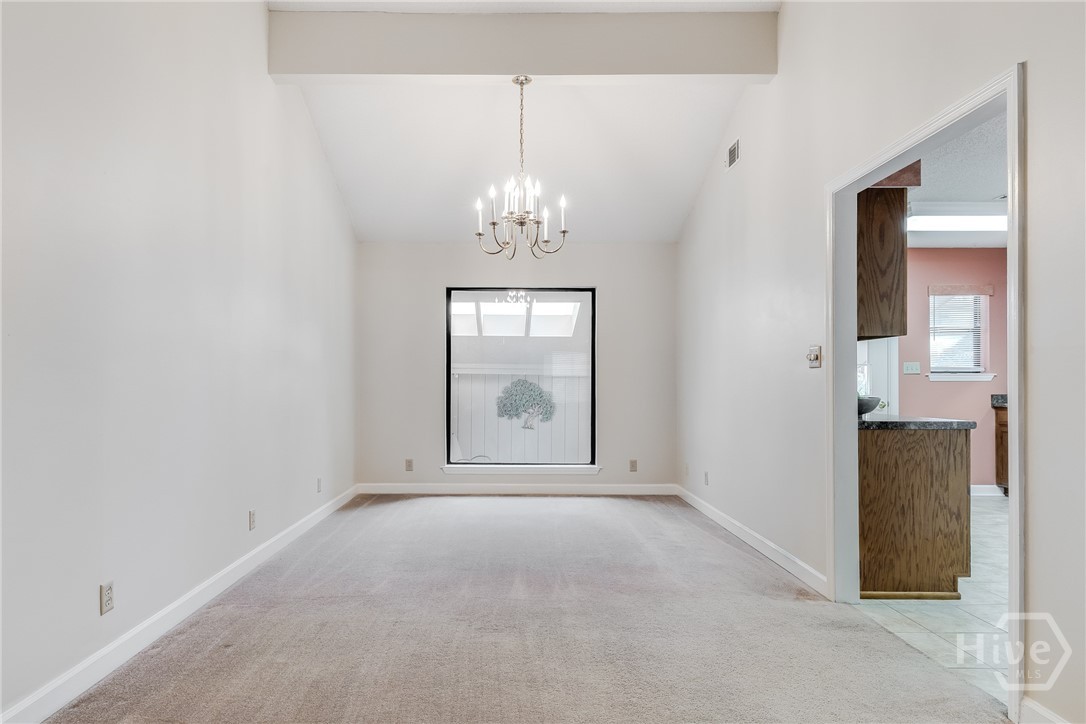 122 B Property Photo 16
