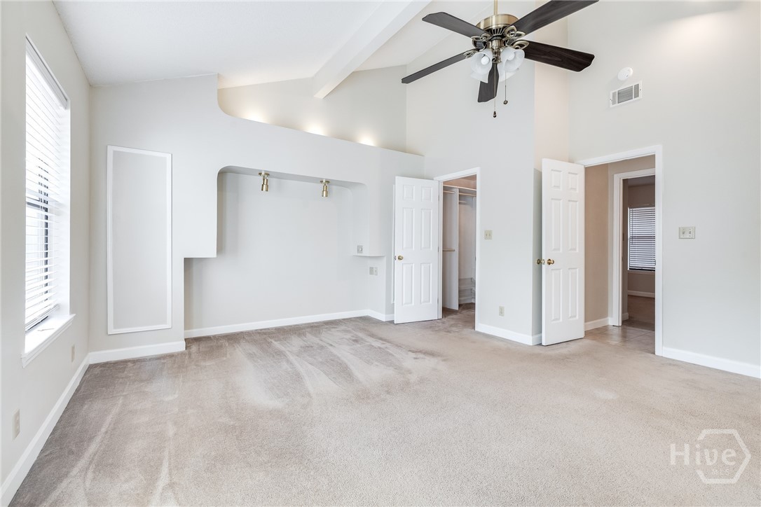 122 B Property Photo 18