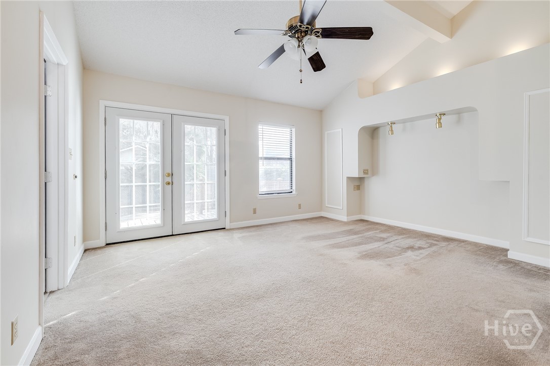 122 B Property Photo 19