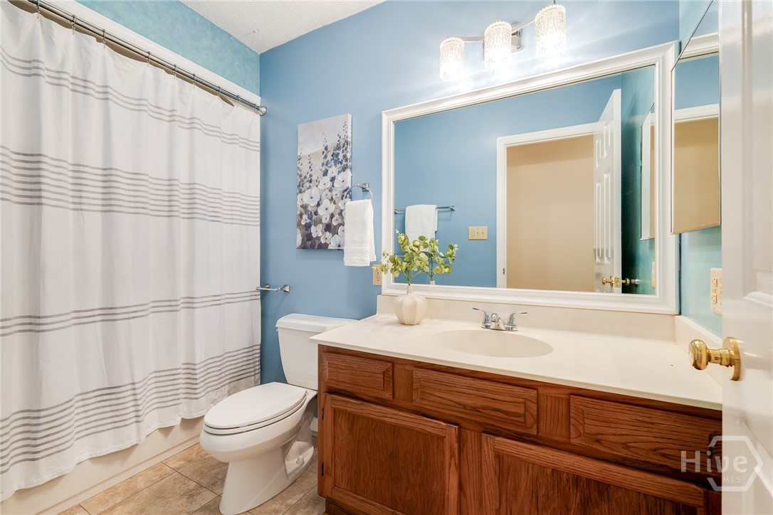 122 B Property Photo 25