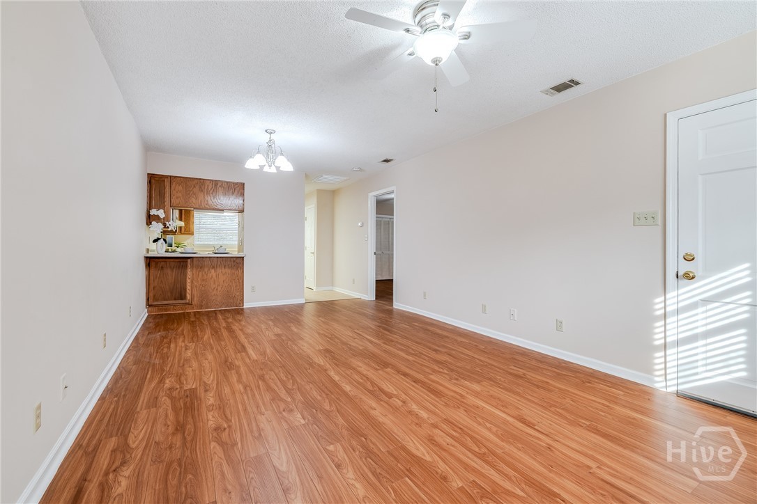 122 B Property Photo 31