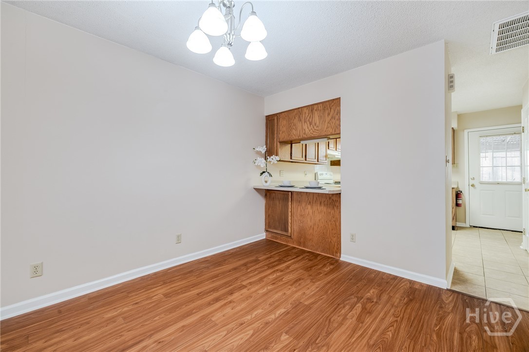 122 B Property Photo 33