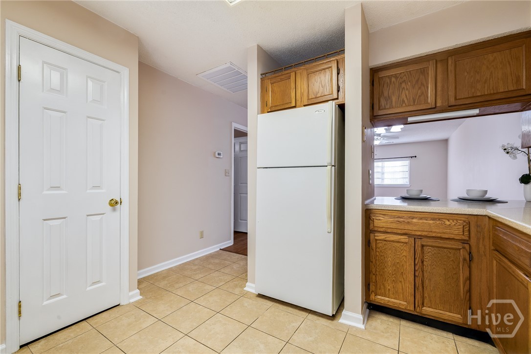 122 B Property Photo 36