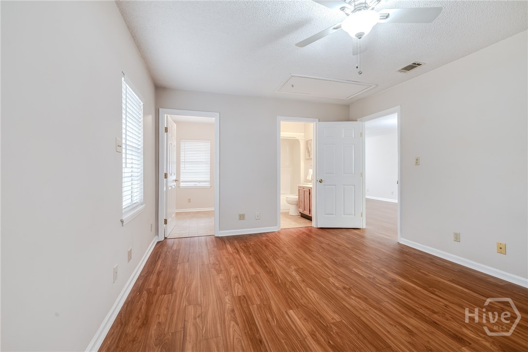 122 B Property Photo 40
