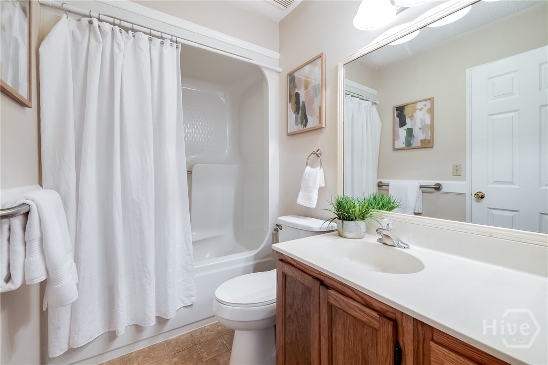 122 B Property Photo 41