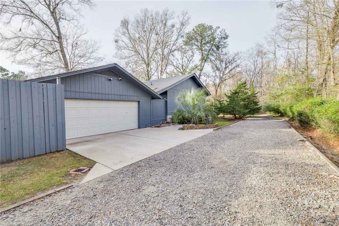 122 B Property Photo 45