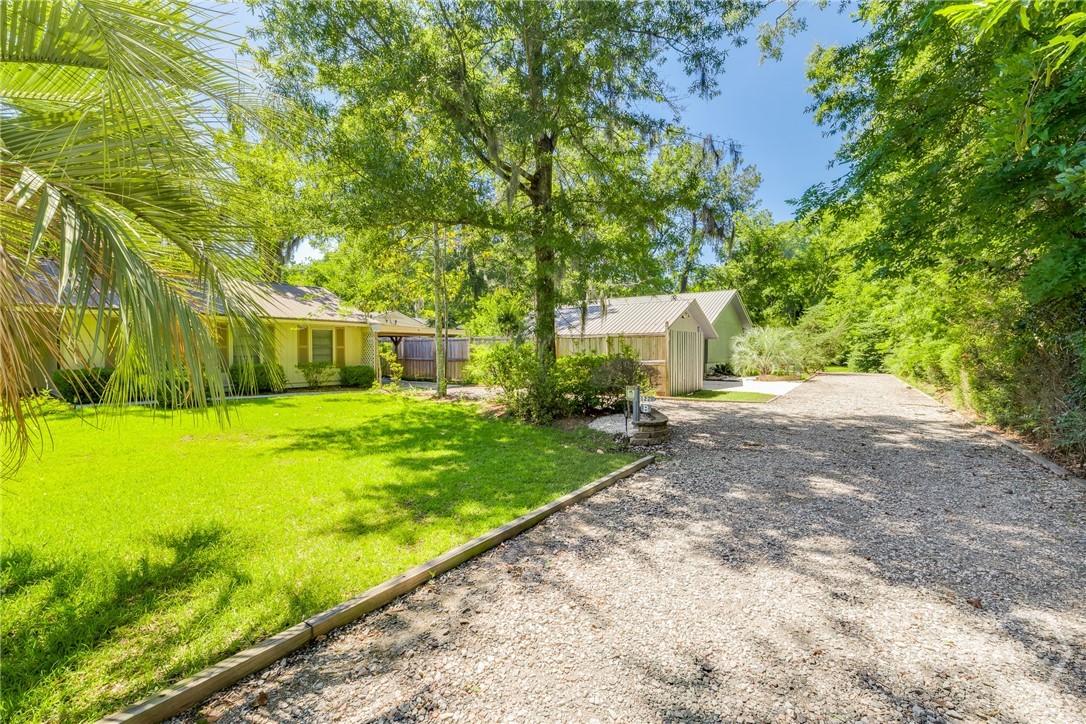 122 B Property Photo 51