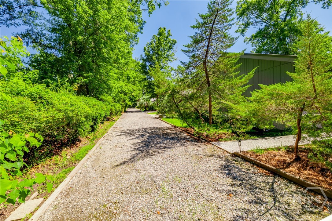 122 B Property Photo 52
