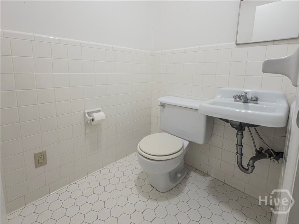 105 Edgewood Road Property Photo 32