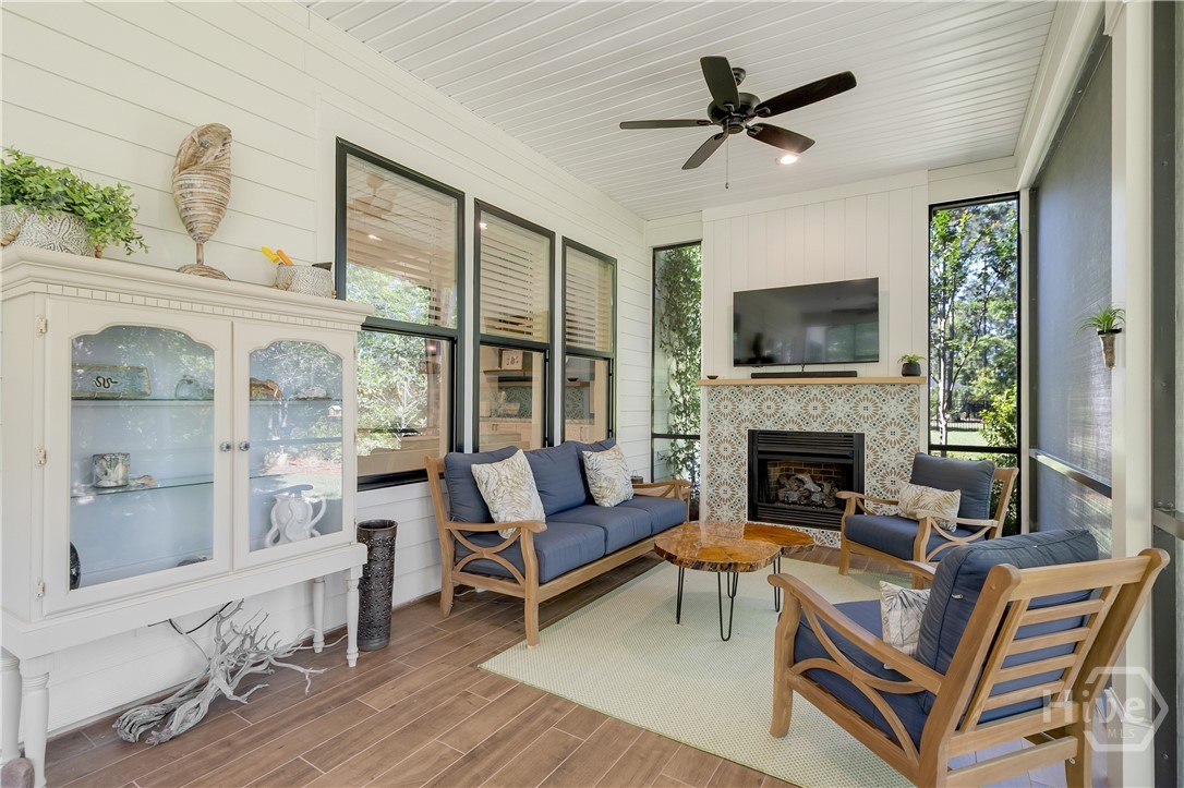305 Lafayette Drive Property Photo 44