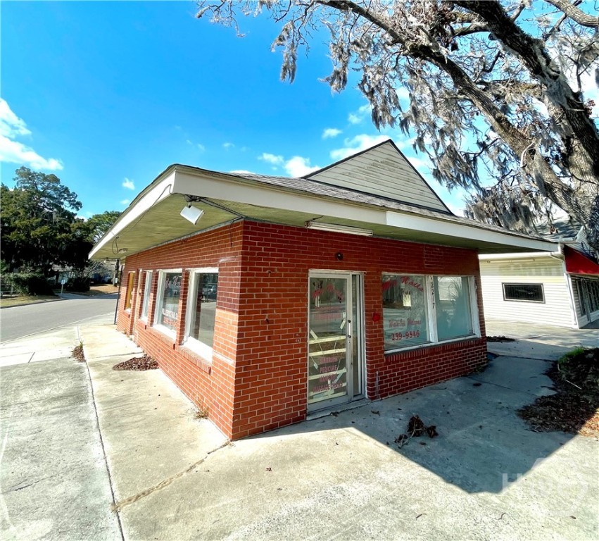 2217 Skidaway Road Property Photo 1