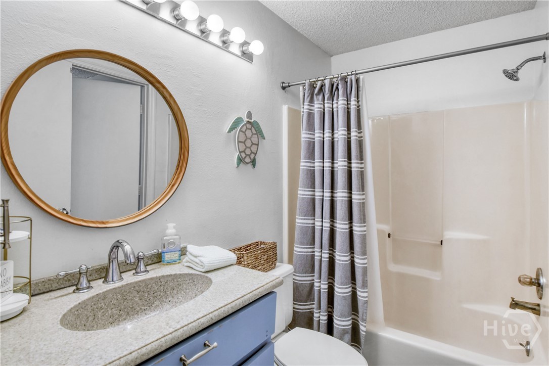 302 E Island Square Drive Property Photo 14