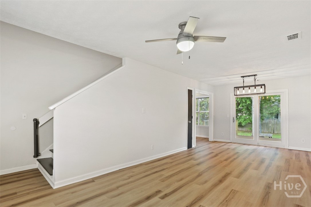 143 Cambridge Drive Property Photo 8