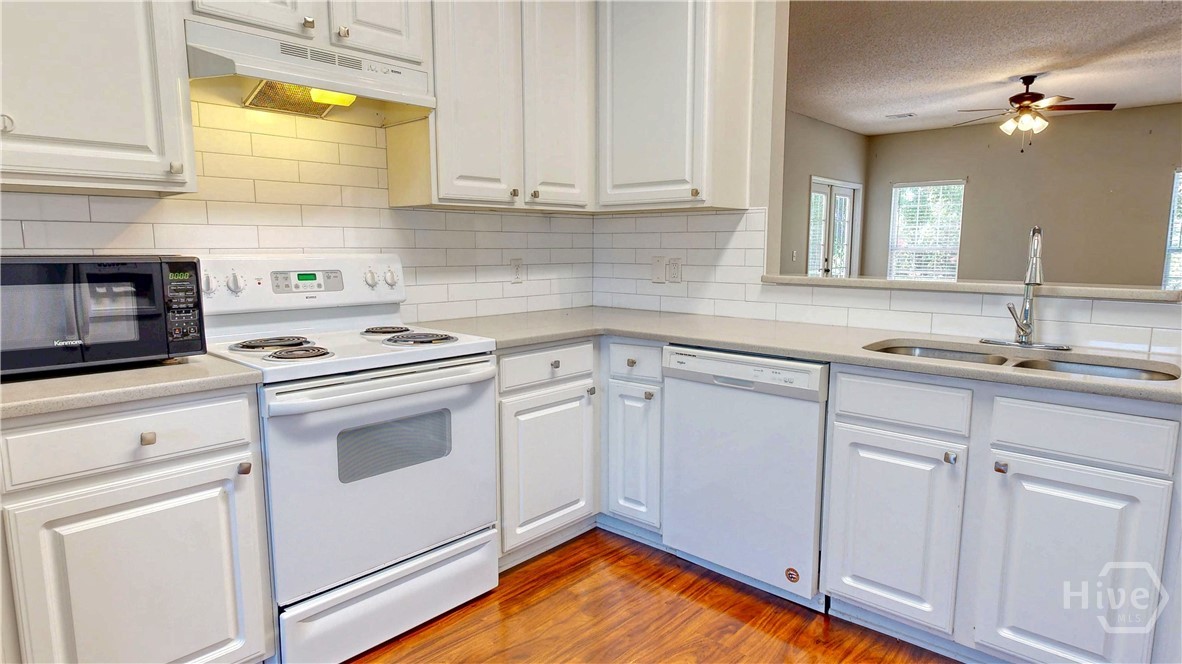 42 Stonelake Circle Property Photo 6