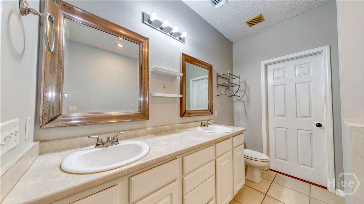 42 Stonelake Circle Property Photo 18