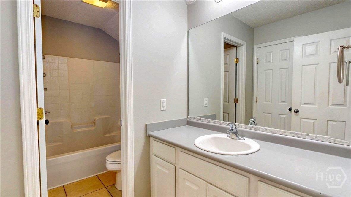 42 Stonelake Circle Property Photo 27