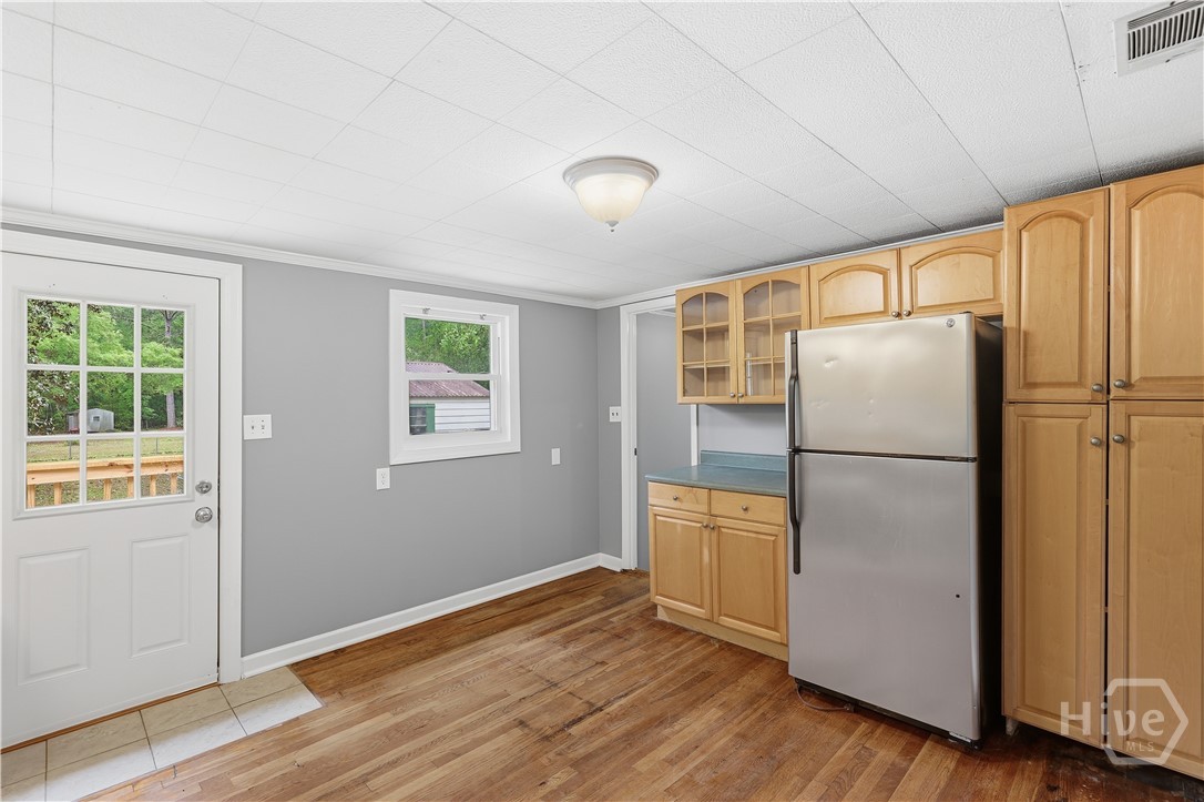 515 E 4th Street Property Photo 5