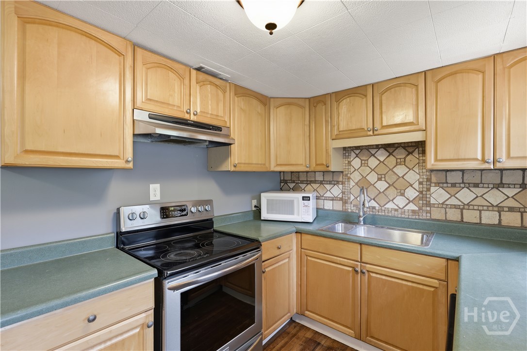 515 E 4th Street Property Photo 7
