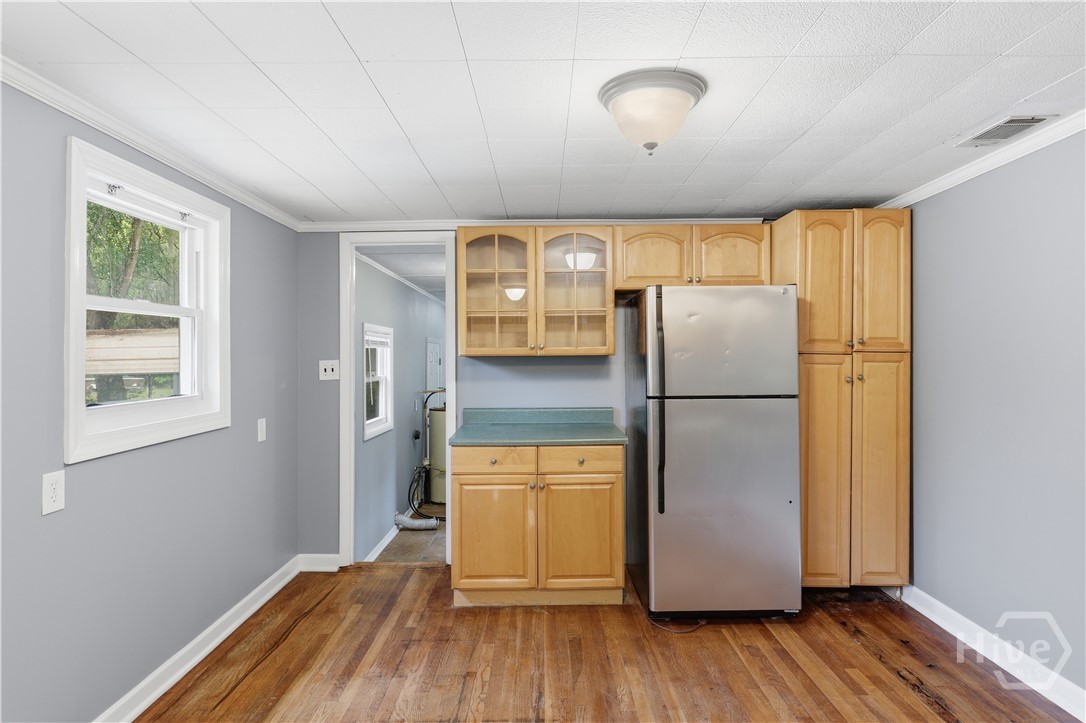 515 E 4th Street Property Photo 8