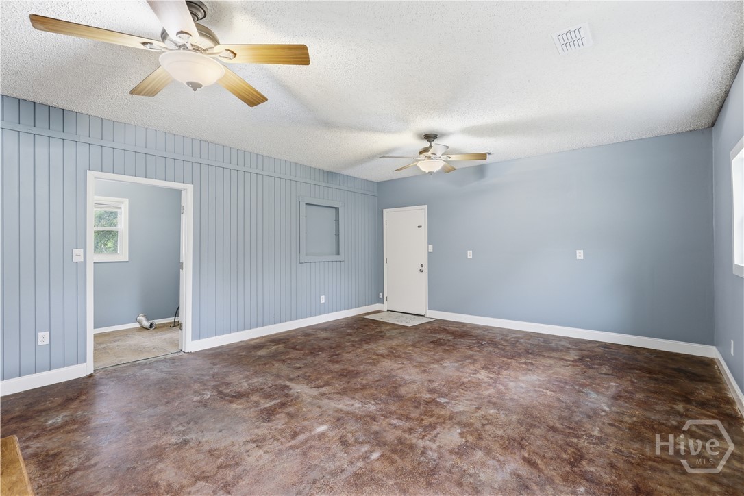 515 E 4th Street Property Photo 12