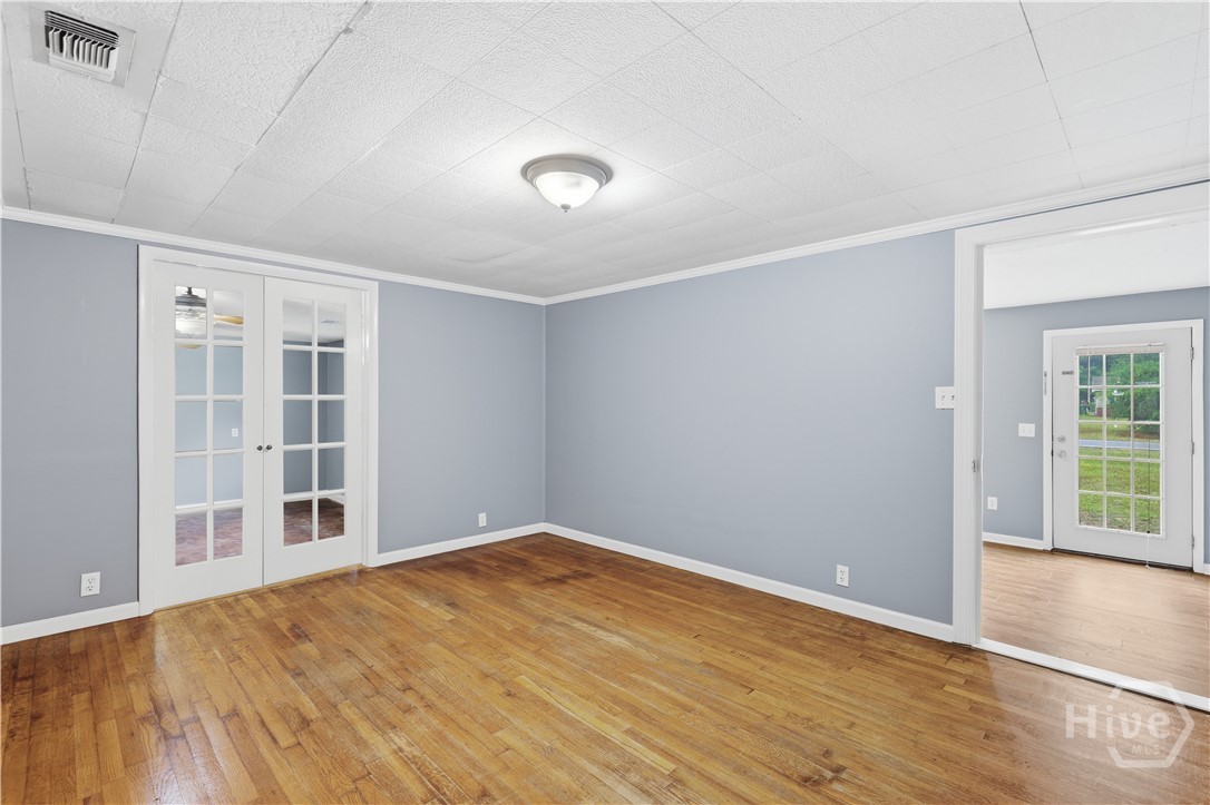 515 E 4th Street Property Photo 15