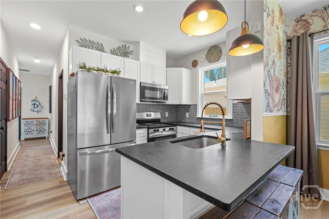 2217 E 59th Street Property Photo 17