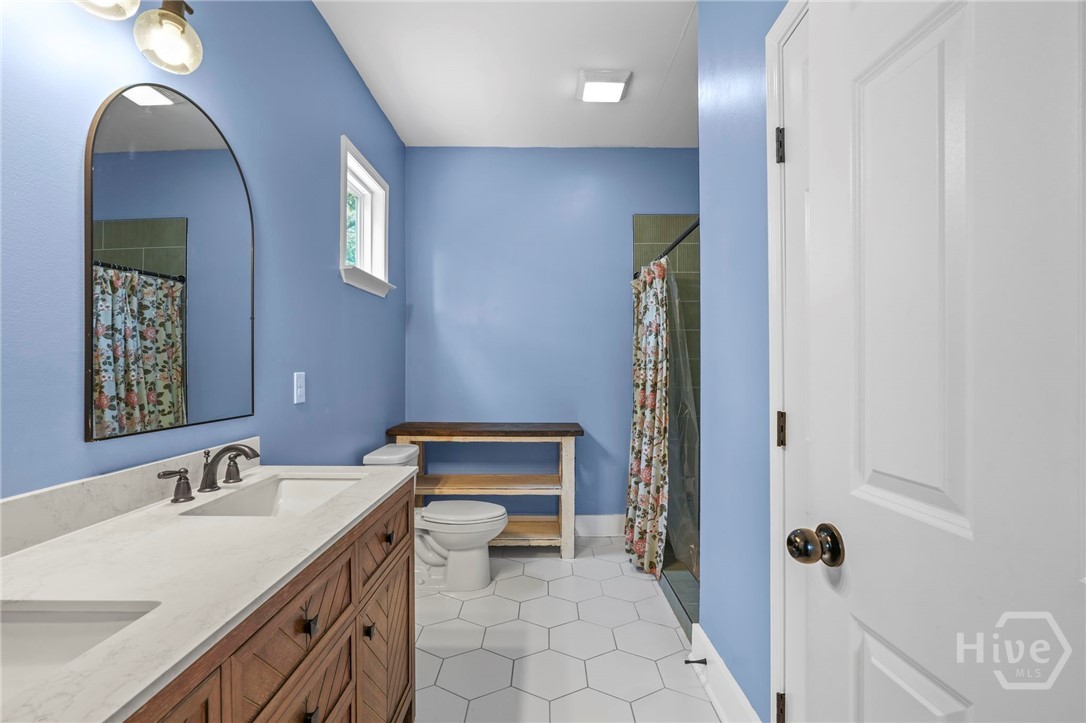 2217 E 59th Street Property Photo 24