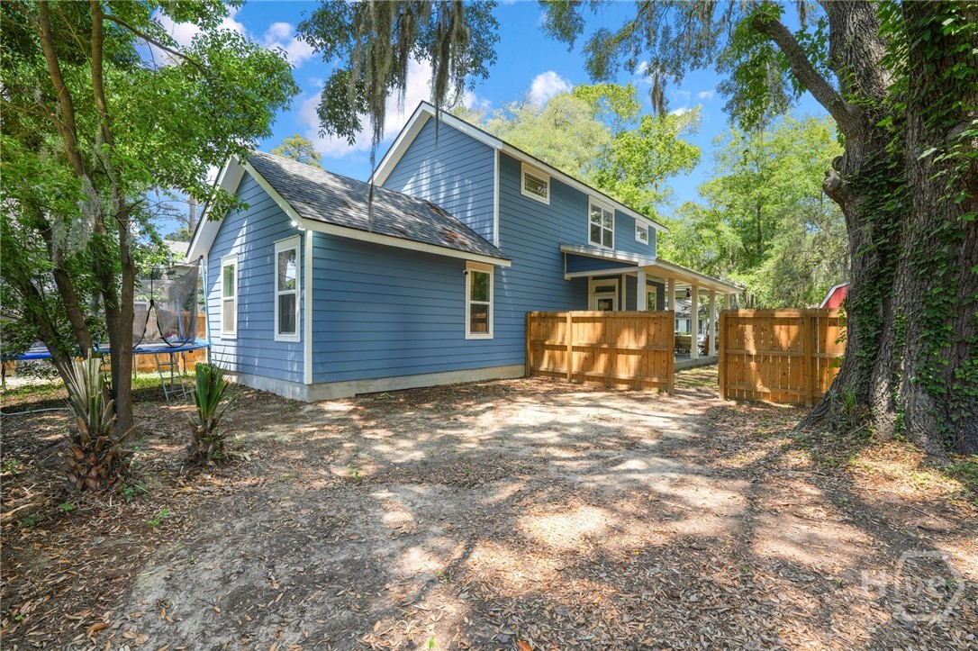 2217 E 59th Street Property Photo 41